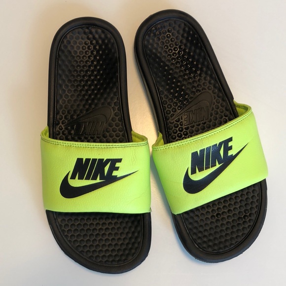 size 8 nike slides